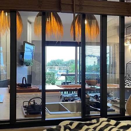 Appartement Jardin & Piscine Au Cap Neree Apartment *